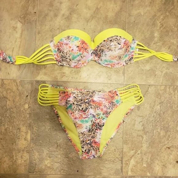 Womens swim suit - Picture 1 of 1